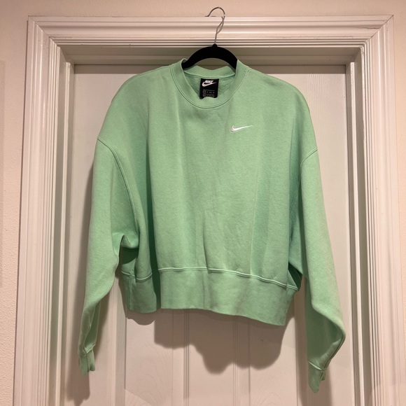 NIKE WOMEN SPORTSWEAR ESSENTIAL CREWNECK (CUCUMBER CALM / WHITE) SIZE XS - Picture 6 of 9